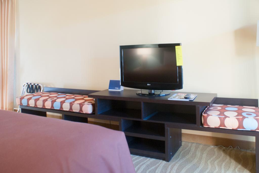 Hotel Super 8 By Wyndham Indio Exterior foto
