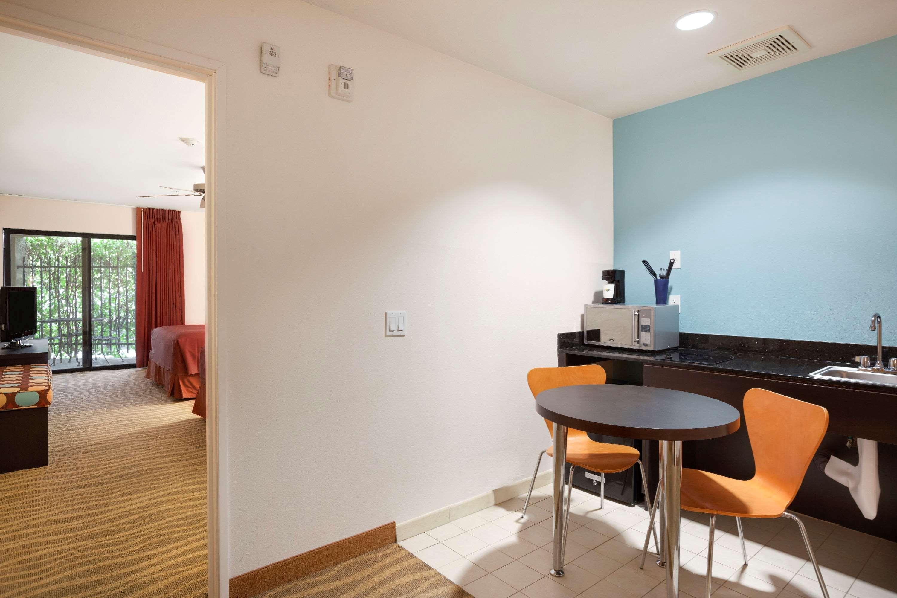 Hotel Super 8 By Wyndham Indio Exterior foto