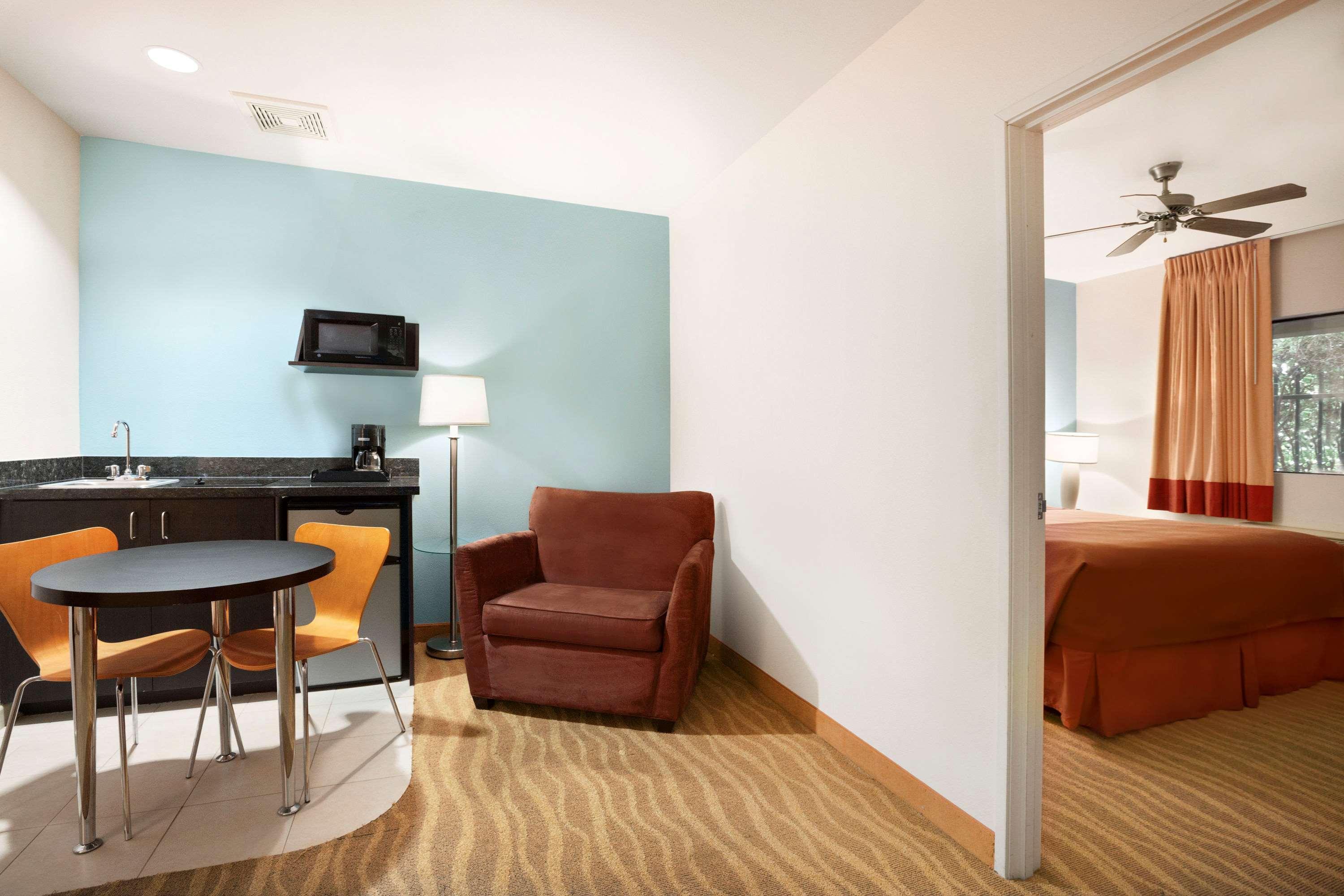 Hotel Super 8 By Wyndham Indio Exterior foto